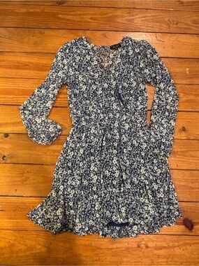 (688) BLUE/WHITE FLORAL DRESS